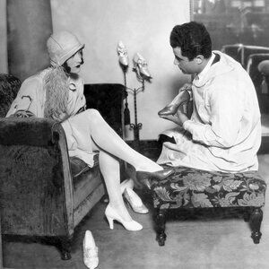 Salvatore Ferragamo Ladies Vintage Black Vera Bow Luxury Sandals (Full Heel)